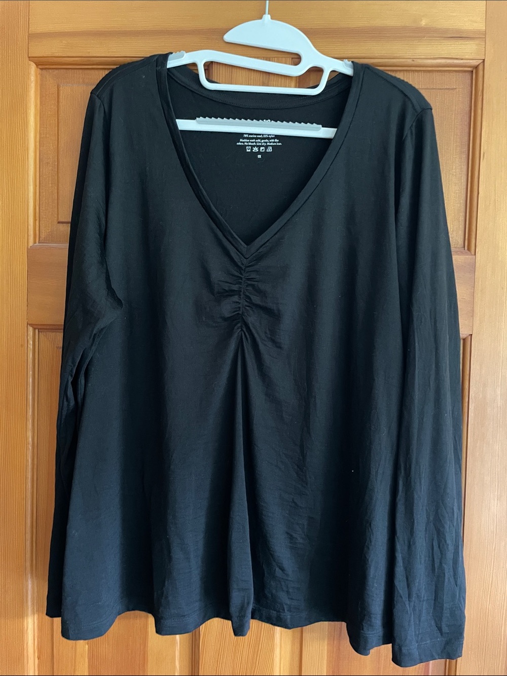 Wool& 1X Black Ruched Long Sleeve Top